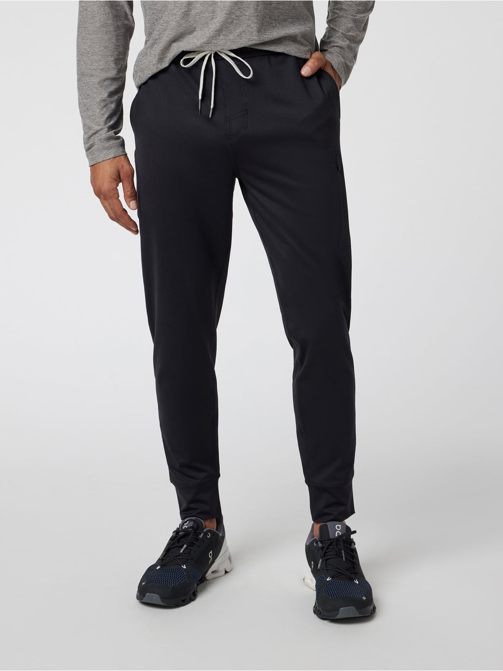 Men’s Vuori Sunday Performance black Jogger NWOT large